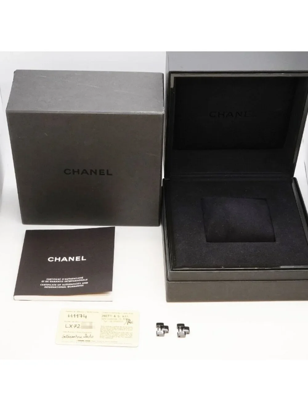 CHANEL j12 diamond